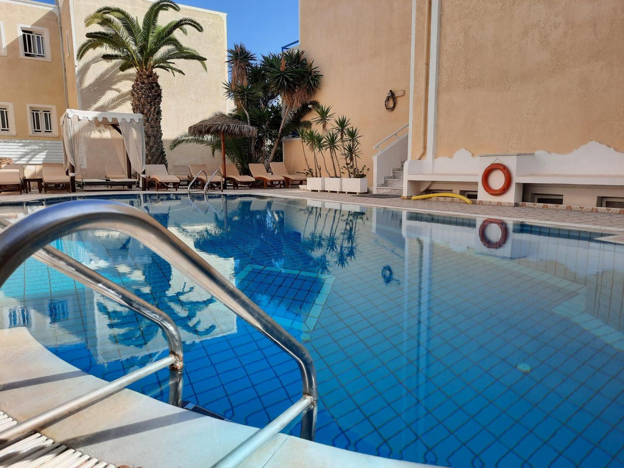 Hotel Zeus Камари Экстерьер фото