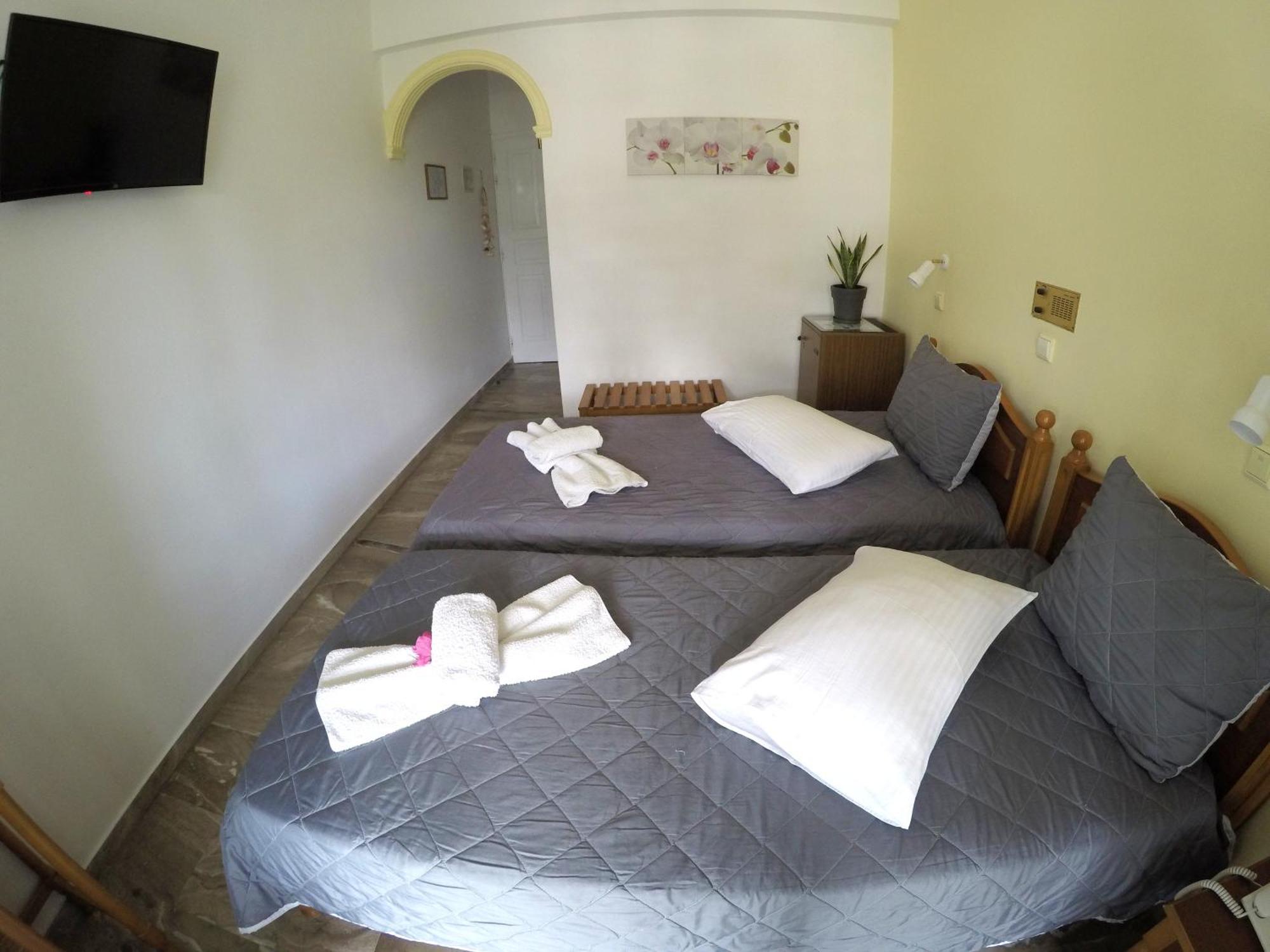 Hotel Zeus Камари Номер фото